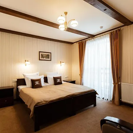 Hotel &