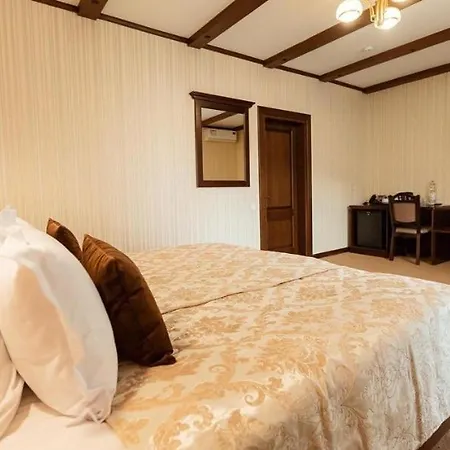 & Hotel *