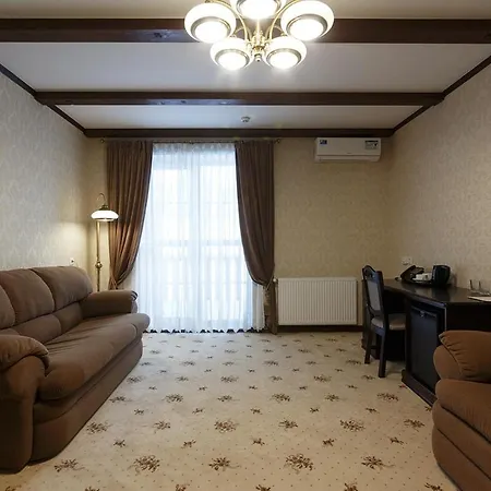 Hotel &