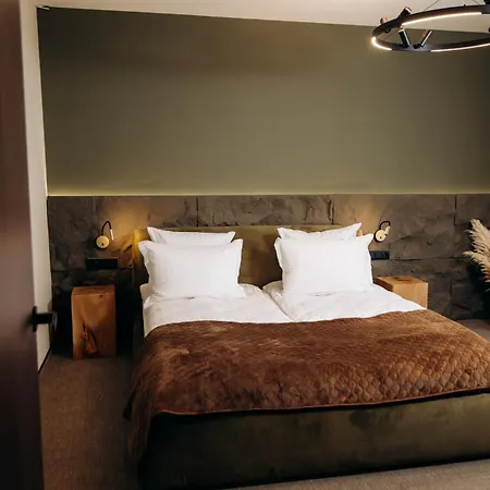 Hotel &