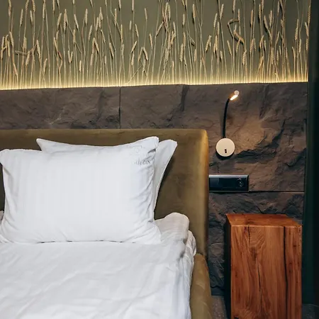 Hotel &