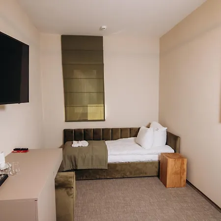 & Hotel *