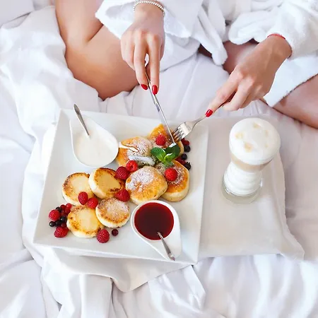 Hotel &