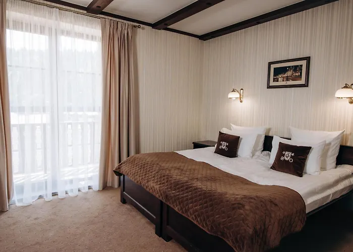 Hotel &